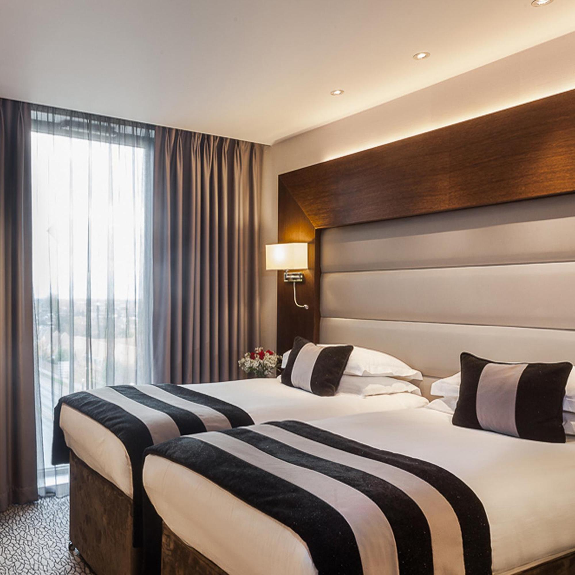 Hotel Park Grand Heathrow Hounslow Esterno foto