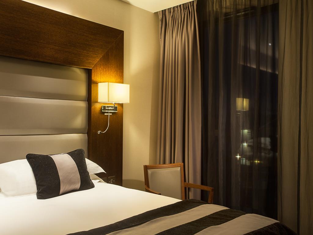 Hotel Park Grand Heathrow Hounslow Esterno foto