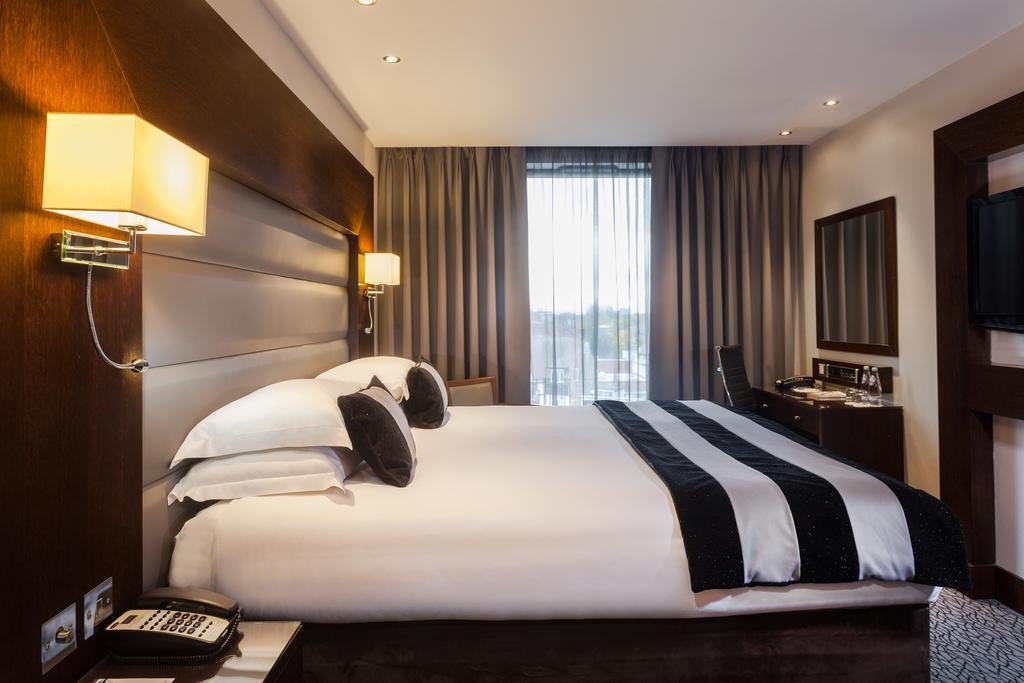 Hotel Park Grand Heathrow Hounslow Esterno foto