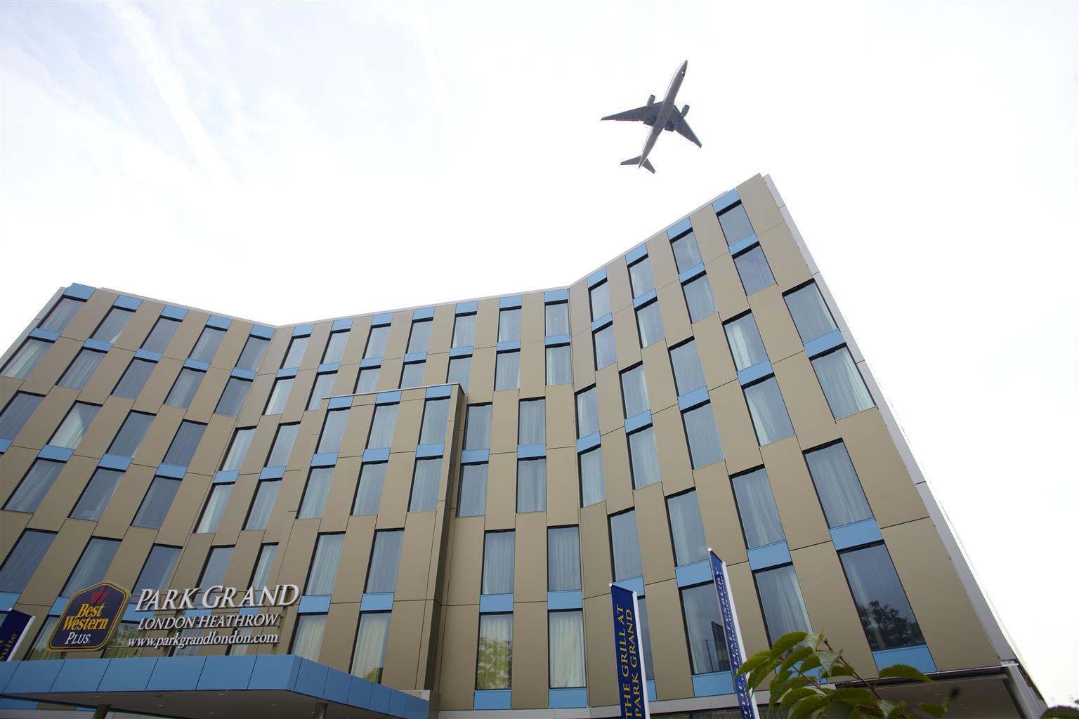 Hotel Park Grand Heathrow Hounslow Esterno foto